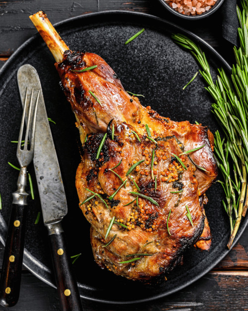Gigot d'agneau cuit à la broche